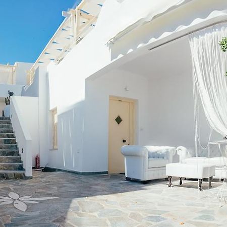 The White Suites Adamantas  Екстериор снимка